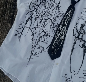 Camisa de Manga Corta con Botones para Hombre <span class=keywords><strong>MZN</strong></span>, Estilo Gótico con Espinas y Grafiti, 100% Poliéster, Ropa Urbana Y2K, Hip Hop, Logos - Product Image 4