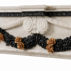 Cheminée traditionnelle en marbre avec sculptures ornées, pierre beige, foyer intérieur à bois pour salle à manger - Product Image 4