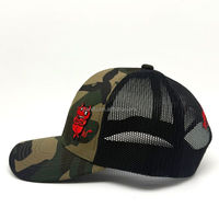 Gorra Trucker Richardson 112 con Malla Trasera de Camuflaje Woodland, Diseño Personalizado de Cerdo Rojo en 3D, Bordado, Ajustable, para Exteriores