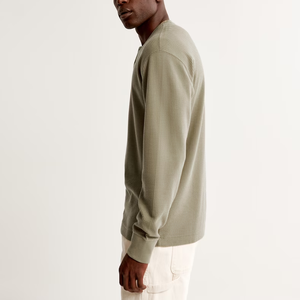 Nuovi stili 2023 cotone 100% da uomo a <span class=keywords><strong>maniche</strong></span> <span class=keywords><strong>lunghe</strong></span> Waffle a griglia Henley camicie classiche con bottoni termici Henley - Product Image 3