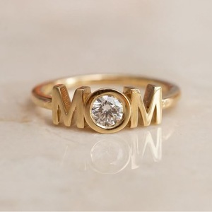 Bague pour maman en or avec diamant rond et lettre, cadeau pour femme, fête des mères - Product Image 4