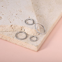 Aros de acero inoxidable 316L con circonitas cúbicas de una sola fila, sin costuras, con cierre a presión, de 6/8/10/12 mm, mini anillos para cartílago, nariz y oreja, para mujer, para perforaciones curativas.