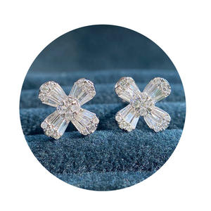 Orecchini a croce bianchi champagne per donna, gioielli classici da festa in lega con strass di cristallo - Product Image 4