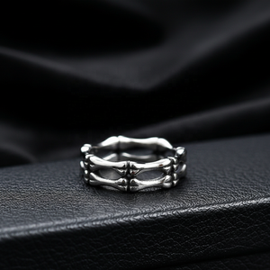 Anillo Ancho de Acero Inoxidable 316L con Diseño Gótico de Esqueleto para Hombre, Texturas Contrastantes, Estilo Punk Masculino Oscuro y Elegante, Ideal para Regalo - Product Image 1