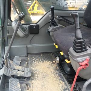 Excavatrice sur chenilles VOLVO EC140DLC d'occasion en excellent état faible durée d'utilisation prix bon marché avec composants de base pompe et moteur - Product Image 5