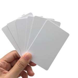 Tarjeta Blanca de PVC Imprimible, Nueva, con <span class=keywords><strong>Chip</strong></span> F08 CR80 RFID NFC 13.56MHz, Banda Magnética, para Uso Comercial, Hoteles, Pagos, Resistente al Agua - Product Image 2