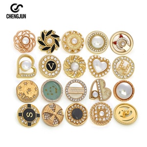 Sang Trọng Pha Lê Ngọc Trai thạch với Shank phong cách kim loại nút trang trí phụ kiện may mặc cho quần áo mạ kỹ thuật - Product Image 3