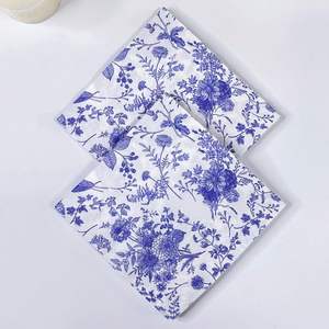 25 шт. двухслойных салфеток с синим цветочным узором – сине-белые бумажные салфетки для свадеб, детских праздников, чаепитий, садовых вечеринок, дней рождения - Product Image 5