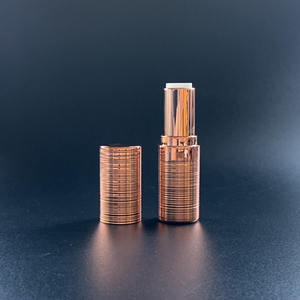 Contenants et emballage <span class=keywords><strong>de</strong></span> baume à lèvres creux en plastique personnalisés avec tubes <span class=keywords><strong>de</strong></span> rouge à lèvres à filetage circulaire - Product Image 4