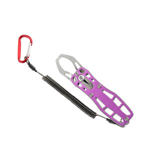 Pince de pêche en acier inoxydable et alliage d'aluminium, creuse, légère, portable, dispositif de contrôle des leurres, options de couleurs rouge, bleu, violet - Product Image 3