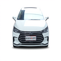 BYD Song MAX Modelo 2023 Edición Mejorada 1.5T Automático de Lujo 7 Plazas Volante a la Izquierda Cuero Oscuro R17 Autos Usados Baratos China