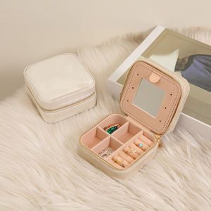 Estuche de Joyería Portátil Personalizado de Terciopelo con Cierre, Espejo y Organizador para Anillos y Aretes, Caja de Almacenamiento de Joyas para Viaje - Product Image 5