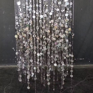Catena di Perline in Ferro con Paillettes Acriliche Argento per Decorazione Palco Matrimoniale, Larghezza 30 CM, per Sale Banchetti e Hotel - Product Image 5