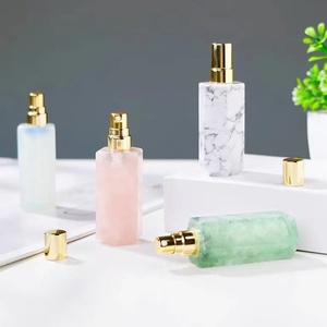 Bouteilles <span class=keywords><strong>de</strong></span> parfum artisanales en cristal brut <span class=keywords><strong>de</strong></span> conception d'amour élégant Pierres précieuses naturelles pour aromathérapie Articles <span class=keywords><strong>de</strong></span> <span class=keywords><strong>toilette</strong></span> rouges pour la décoration <span class=keywords><strong>de</strong></span> la maison - Product Image 6