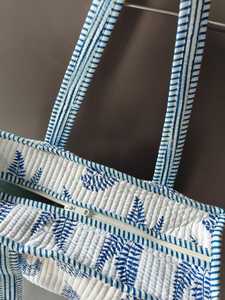 Bolso Tote Floral Jaipuri con Estampado de Bloques, Bolso de Compras para Mujer, Bolso de Hombro de Algodón Hecho a Mano, Nueva Colección - Product Image 4