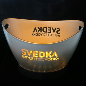 OEM Luminoso de plástico para fiesta Cubo de cerveza helada Personalizado Glorifier Champagne Vodka Led Cubo de hielo Botella de plástico Cubo de hielo presente - Product Image 1