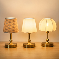 Lampe de table en rotin tressé rétro, lampe de chevet LED rechargeable à commande tactile, lumière d'ambiance à intensité variable pour le salon, décoration de la maison