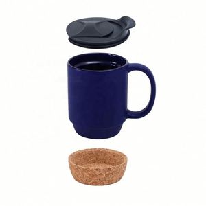 Tasses à café en céramique noire mate les plus vendues avec couvercle sans BPA, poignée ergonomique, design minimaliste et base en liège - Product Image 4
