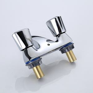 Robinet de lavabo moderne à deux poignées et deux trous Robinet <span class=keywords><strong>d</strong></span>'<span class=keywords><strong>eau</strong></span> en laiton avec noyau de valve en céramique <span class=keywords><strong>Installation</strong></span> à <span class=keywords><strong>prix</strong></span> <span class=keywords><strong>d</strong></span>'usine pour salles de bains - Product Image 4
