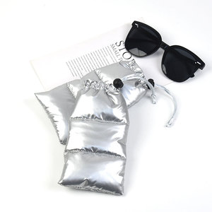 Sac <span class=keywords><strong>à</strong></span> <span class=keywords><strong>lunettes</strong></span> en duvet argenté avec logo <span class=keywords><strong>personnalisé</strong></span> pochette pour <span class=keywords><strong>lunettes</strong></span> de soleil <span class=keywords><strong>à</strong></span> cordon étui <span class=keywords><strong>à</strong></span> <span class=keywords><strong>lunettes</strong></span> de luxe vintage pour <span class=keywords><strong>lunettes</strong></span> de soleil rangement de bijoux - Product Image 2