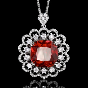 Collar de Flores con Colgante Floral Retro de Circonita Cúbica Roja y Cobre Ecológico de Alta Calidad para Uso Diario y Bodas - Product Image 3