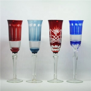 Vente en gros <span class=keywords><strong>de</strong></span> flûtes à <span class=keywords><strong>champagne</strong></span> en verre transparent découpées à la main élégantes et superposées colorées en <span class=keywords><strong>cristal</strong></span> pour fête, bar - Product Image 3