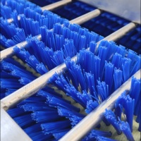 Station d'hygiène 3-en-1 avec nettoyage des semelles de chaussures, désinfection des mains et portique tournant à trois poteaux