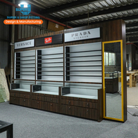 Meubles de magasin d'optique personnalisés, étagères en bois pour lunettes de soleil, présentoirs modernes pour magasin d'optique, vitrine