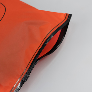 Bolsa de Embalaje para Ropa con Cierre de Cremallera, Translúcida, Roja, con Logotipo Personalizado, Impresión Personalizada, Alta Calidad, Directo de Fábrica - Product Image 4
