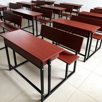 Ensemble de chaises de bureau métalliques intégrées modernes à double siège, couleur et taille personnalisables pour étudiants, écoles, cours de formation et bureaux d'écriture