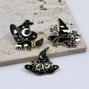 Al por mayor: Broches de metal de dibujos animados, Pin de esmalte de gato mágico lindo, Broche de sombrero de mago estrellado, Pin gótico de brujería negra, Souvenir para ropa - Product Image 4