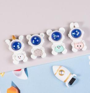 2023 Design Spaceman resina Charms Cartoon Rocket Resin Flatback Ornaments - Product Image 1