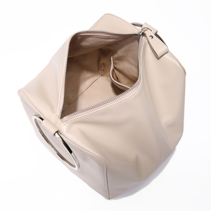 Borse a Tracolla in Vera Pelle Beige per Donna con Design Unico e Manico ad Anello, Marchio Personalizzato - Product Image 6