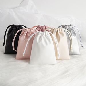 Sac à poussière en cuir noir tendance avec cordon de serrage pour bijoux, parfums et cadeaux printemps/été - Product Image 2