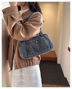 กระเป๋าสะพายไหล่คาวบอยความจุขนาดใหญ่ ดีไซน์ทันสมัย น้ำหนักเบา เหมาะสำหรับการเดินทางในชีวิตประจำวัน กระเป๋าถือผู้หญิงระดับไฮเอนด์ - Product Image 1