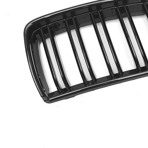 กระจังหน้า BMW E90 แบบสองแถบ สีดำเงา ABS สำหรับเปลี่ยนกันชนหน้า ปี 2004-2008 - Product Image 4