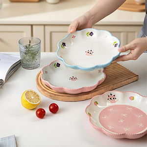 Plato de cerámica con diseño de gato de dibujos animados pintado a mano, plato de alta calidad para frutas y postres, vajilla de Chaozhou - Product Image 1