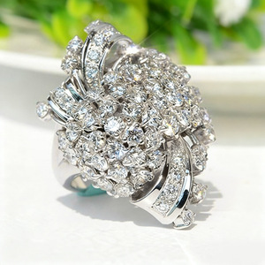 Anello con Design Geometrico a Stella, Stile Unico per Donne - Product Image 3