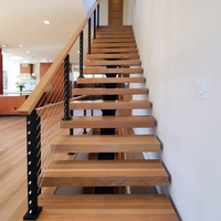 Escalier flottant moderne en bois à bande de roulement intérieure ultra de qualité Design d'escalier