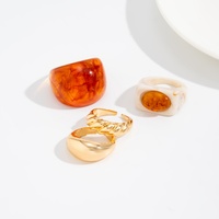 Lot de 4 bagues empilables vintage à large bande en résine imitation ambre pour femmes, accessoires de bijoux tendance pour le quotidien