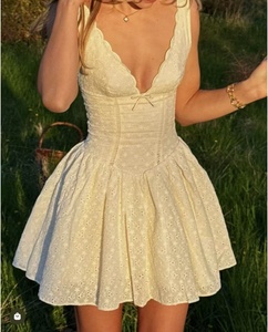 Vestido de Playa Chic, Vestido Corto con Cuello en V de Encaje, Vestido Mini Sexy sin Espalda, Bordado Calado <span class=keywords><strong>Amarillo</strong></span> - Product Image 3