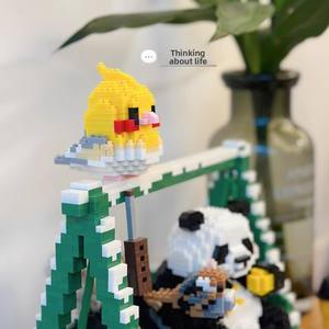 Compatible con el Juguete Educativo de Ensamblaje de Bloques de Construcción de Plástico Modelo Original Bird King Parrot Cockatiel para Niños - Product Image 5