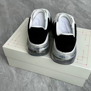 รองเท้ากีฬาพื้นหนาคุณภาพสูงสำหรับผู้ชายและผู้หญิง ดีไซน์ทันสมัยและหรูหรา รองเท้าลำลองแบรนด์ดังสั่งทำพิเศษสำหรับผู้ชาย - Product Image 4