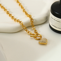 Collier tendance pour femme en acier inoxydable plaqué or PVD avec chaîne à maillons, pendentif cœur et fermoir OT en zircon cubique 5A – Idéal pour un anniversaire