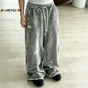 Joggers da Donna a Vita Alta Stile Streetwear con Effetto Invecchiato, Lavaggio Vintage e Fori, Finitura Distressed Spray Wash - Product Image 1