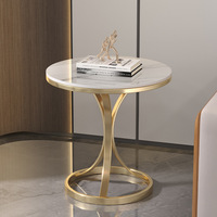 Table basse moderne de luxe en dalle de roche avec petit meuble d'appoint en verre pour les coins de canapé du salon et balcon, ensemble simple et mobile