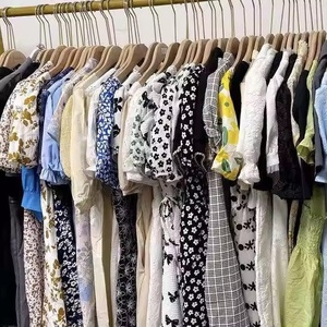 Nouvelle robe midi d'été originale pour femme, col en V, manches courtes, coupe ajustée, style décontracté, tissu tissé respirant, imprimé floral - Product Image 6
