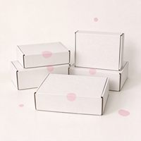 Boîte d'expédition en carton ondulé blanc avec logo personnalisé imprimé pour l'emballage de vêtements, bijoux et cosmétiques pour le e-commerce