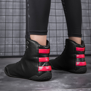 <span class=keywords><strong>Zapatos</strong></span> <span class=keywords><strong>DE</strong></span> LUCHA personalizables <span class=keywords><strong>de</strong></span> alta calidad para hombres Botas <span class=keywords><strong>de</strong></span> boxeo al por mayor para uso deportivo <span class=keywords><strong>de</strong></span> verano e invierno - Product Image 5