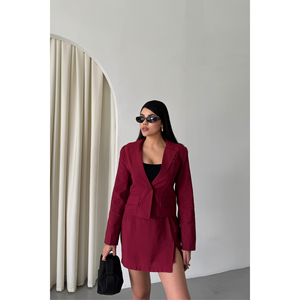 Ensemble veste courte et jupe courte bordeaux pour femme - Product Image 2
